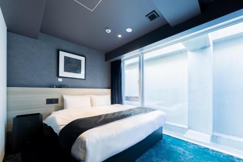 2269AZAVU - Room Types and Features