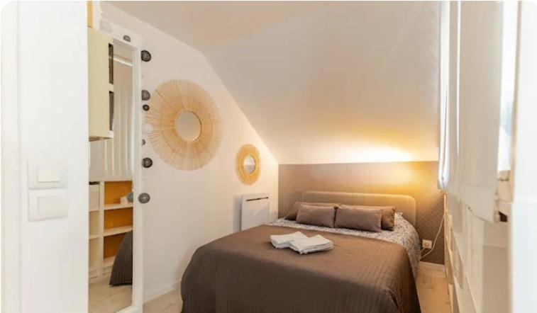 4 People, 2 Beds, 5 Minutes From Orly Airport, Shuttle and Extra Parking, Rental by Night and Day at Sandro's - Property Overview