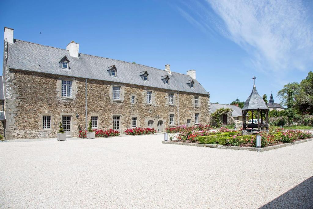 Abbey Hotel Le Tronchet Saint Malo - Hotel Overview