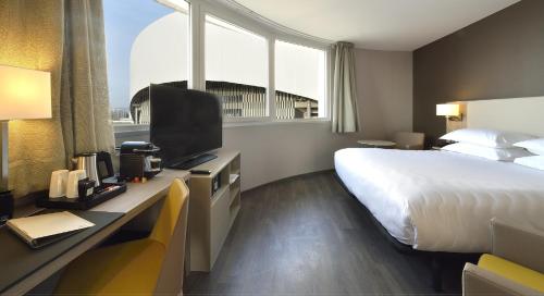 AC Hotel by Marriott Marseille Prado Vélodrome - Hotel Features and Amenities
