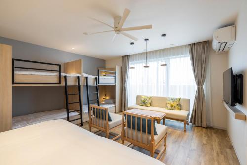 Alfabeto International Communication EAST - Exploring the Hotels Accommodations
