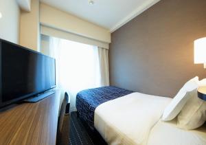 APA Hotel Sakai Ekimae - Room Amenities and Features