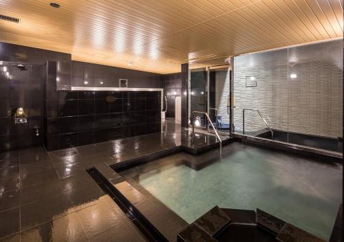 APA Hotel Shinjuku Gyoemmae - Hotel Overview