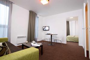 Aparthotel Adagio Access Paris Asnières - Location and Accessibility