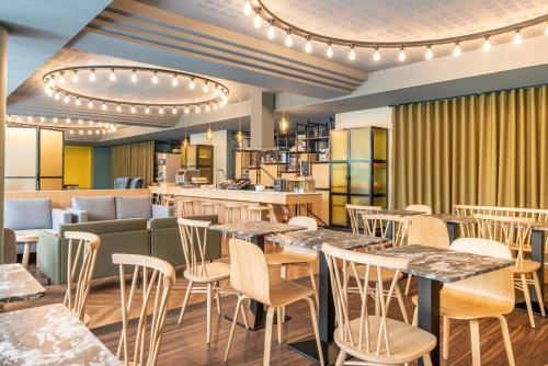 Aparthotel Adagio Porte De Versailles - Location and Accessibility