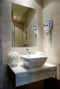 Arc Elysées - Hotel Overview