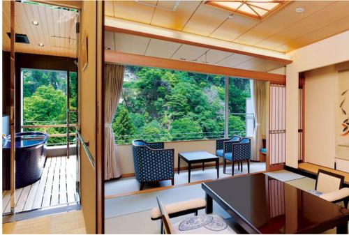 Arima Onsen Gekkoen Korokan Review - Location and Accessibility