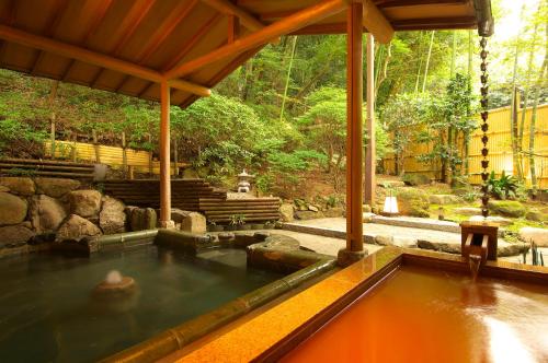 Arima Onsen Taketoritei Maruyama Review - Overview and Location