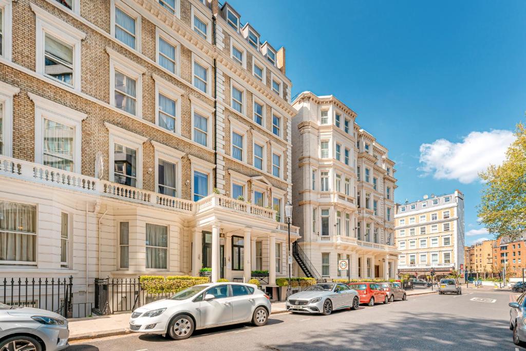 Ashburn Court Apartments - Property Overview