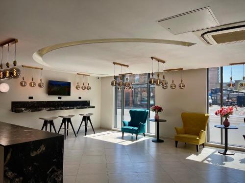 Axiom Park Hotel - Hotel Overview and Location