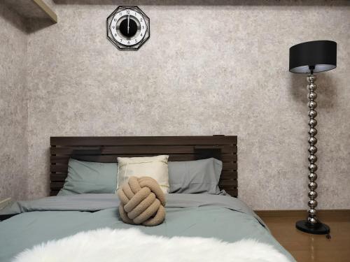 B25 New Inn Central Shinjuku, 10 Mins to Station, Max 4 Direct Access to Shinjuku, Hot Spring Bath, Outdoor Area, Wooden Furniture, Original Accommodation - Good To Know