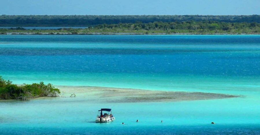 BACALAR THE SEVEN COLORS LAGOON