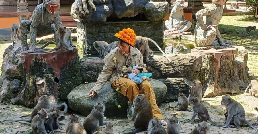 Bali: Adrenaline Fun Youtuber Feeding Monkey on Your Body