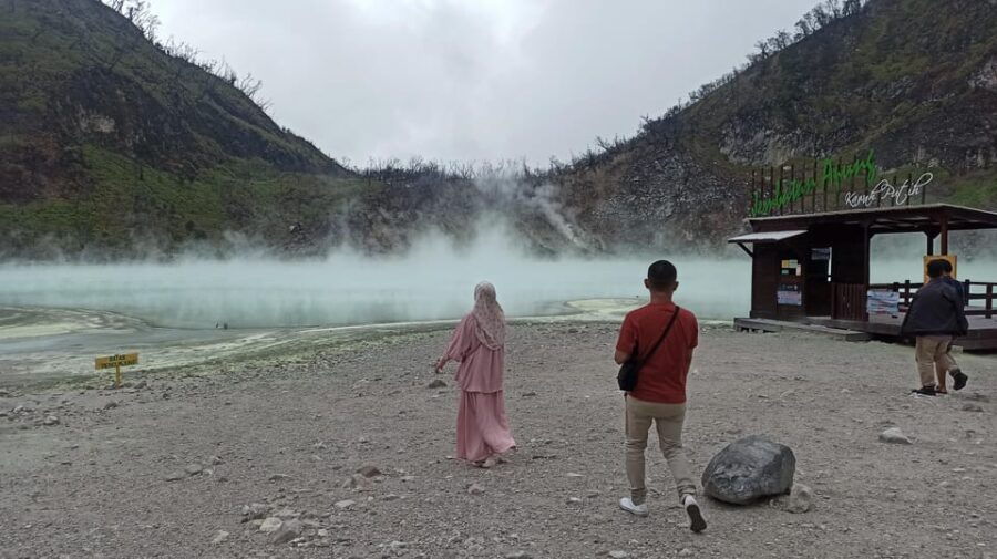 Bandung: Private Guide Follow Your Itinerary - Overview of Private Guide Services