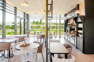 B&B HOTEL Igny Palaiseau - Location and Accessibility