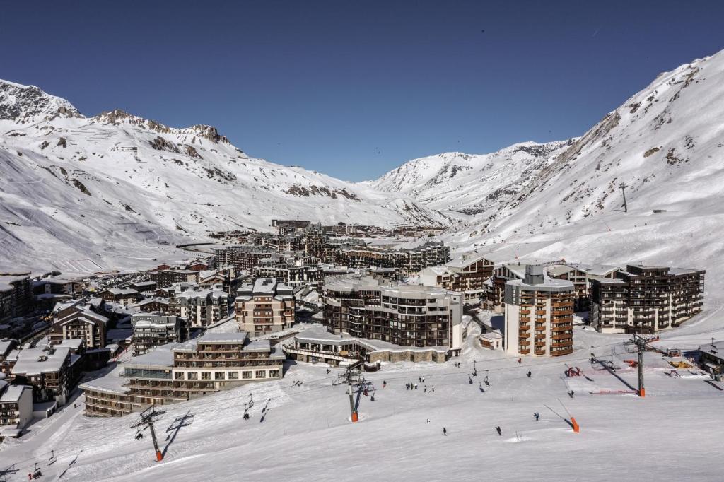 Belambra Clubs Tignes Val Claret - Unbeatable Location and Accessibility