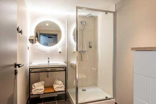 Best Western M-Treize Paris Asnieres - Hotel Overview and Location