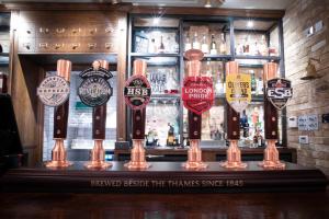 Blackbird - Hotel Overview and Location