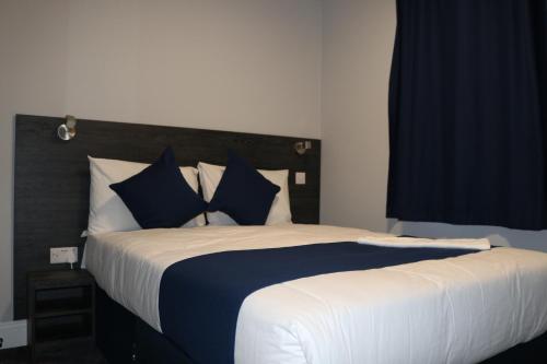 Blue Sapphire Hotel - Hotel Overview and Location
