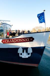 Boat Hotel at Dock Le Chardonnay - Hotel Overview