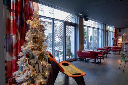 BOMA Easy Living Hotel - Location and Accessibility