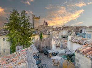Boutique Hotel Entraigues - Remarkable Location and Proximity