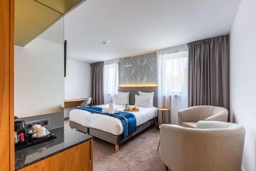 Brit Hotel Privilege Paris Rosny-sous-Bois - Hotel Overview