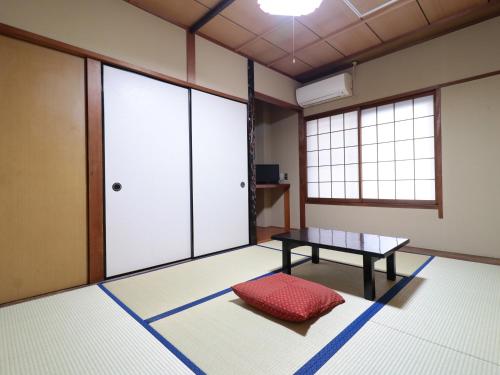 Business Ryokan Iroha - Overview and Location