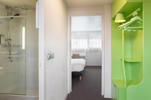 Campanile Créteil - Bonneuil Sur Marne - Hotel Location and Accessibility