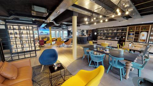 Campanile Fontainebleau - Hotel Overview