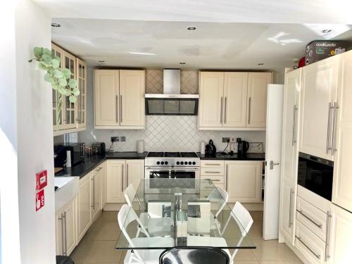 Canary Wharf Holiday Rooms - Property Overview