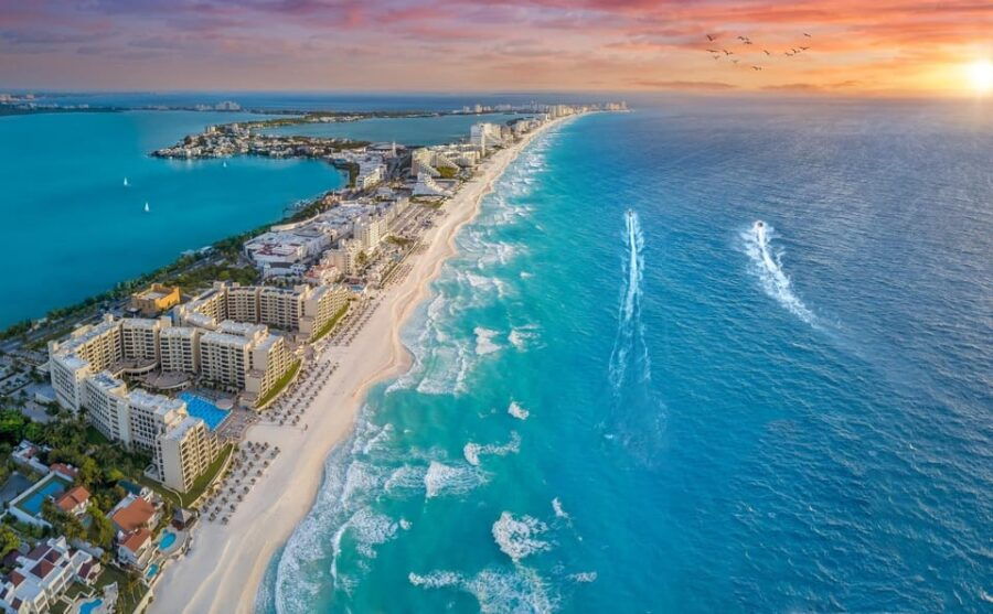 Cancun: Glass-Bottom Boat Tour