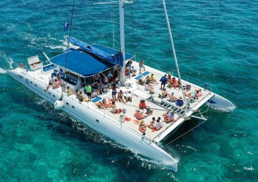 Cancun: Isla Mujeres Catamaran Cruise With Snorkel and Lunch