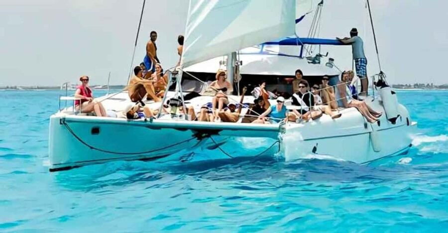 Cancún: Isla Mujeres Catamaran Tour With Maya Travel