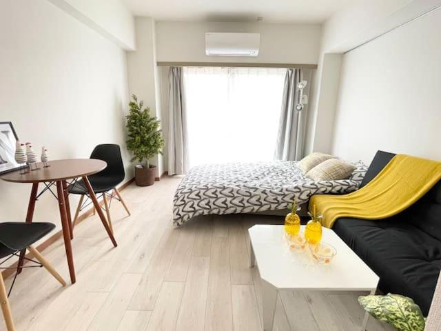 Central Shinjuku Walk to Kabuki-Chou, Golden Gai - Overview of Central Shinjuku Walk