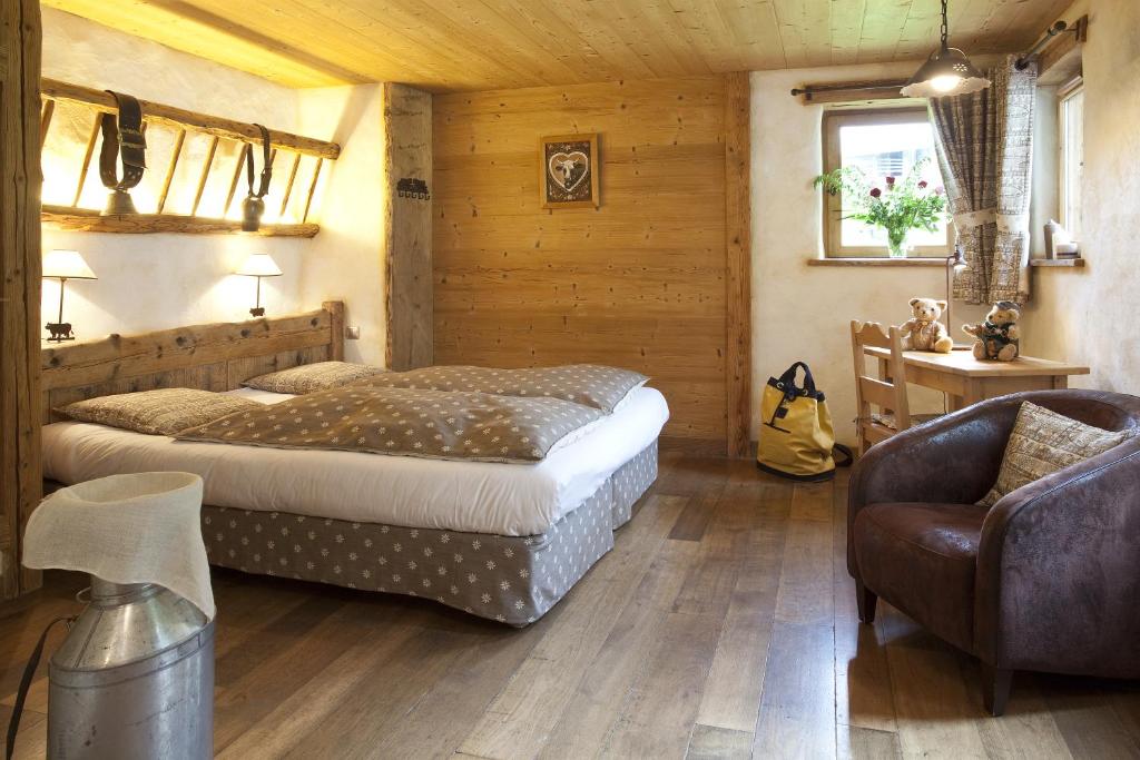 Chalet-Hotel Les Fermes De Pierre & Anna - Hotel Overview and Location