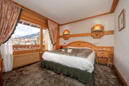 Chalet-Hôtel Neige Et Roc, the Originals Relais - Location and Accessibility