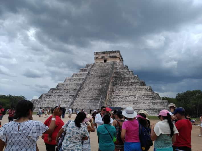 Chichen Itza and Two Cenotes Day Tour From Cancun