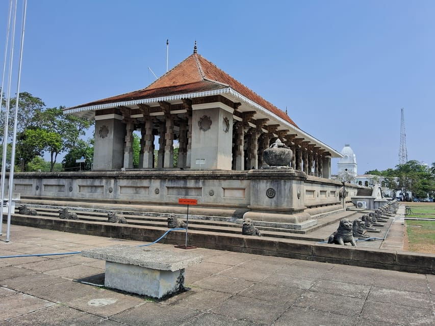 Colombo: Guided City Tour by Tuk Tuk With All Entry Fees - Tour Overview