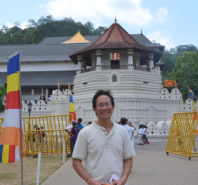 Colombo to Pinnawala & Kandy Day Tour With Tea Factory