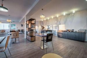 Comfort Hotel Linas - Montlhéry - Hotel Overview