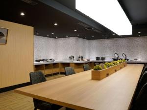 Comfort Inn Kyoto Shijokarasuma - Hotel Overview