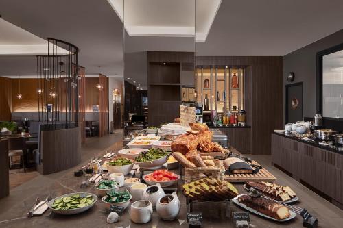 Courtyard by Marriott Paris Porte De Versailles - Hotel Overview