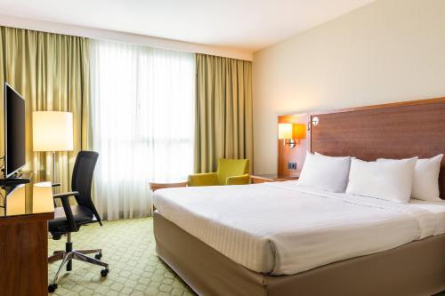 Courtyard by Marriott Paris Saint Denis - Hotel Overview