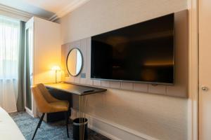 Crowne Plaza Manchester Airport, an IHG Hotel - Convenient Airport Accessibility