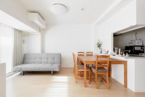 Crystal Egg Japan Bridge 806 - Good To Know