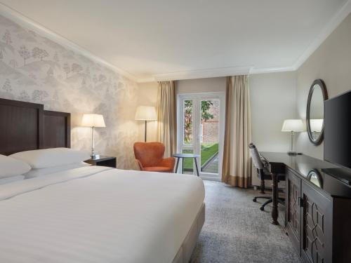 Delta Hotels by Marriott Tudor Park Country Club - Luxury Accommodations