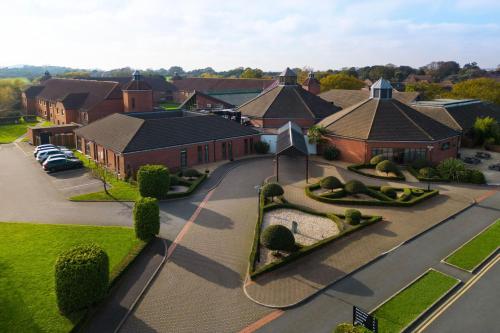 Delta Hotels by Marriott Waltham Abbey - Hotel Location and Accessibility