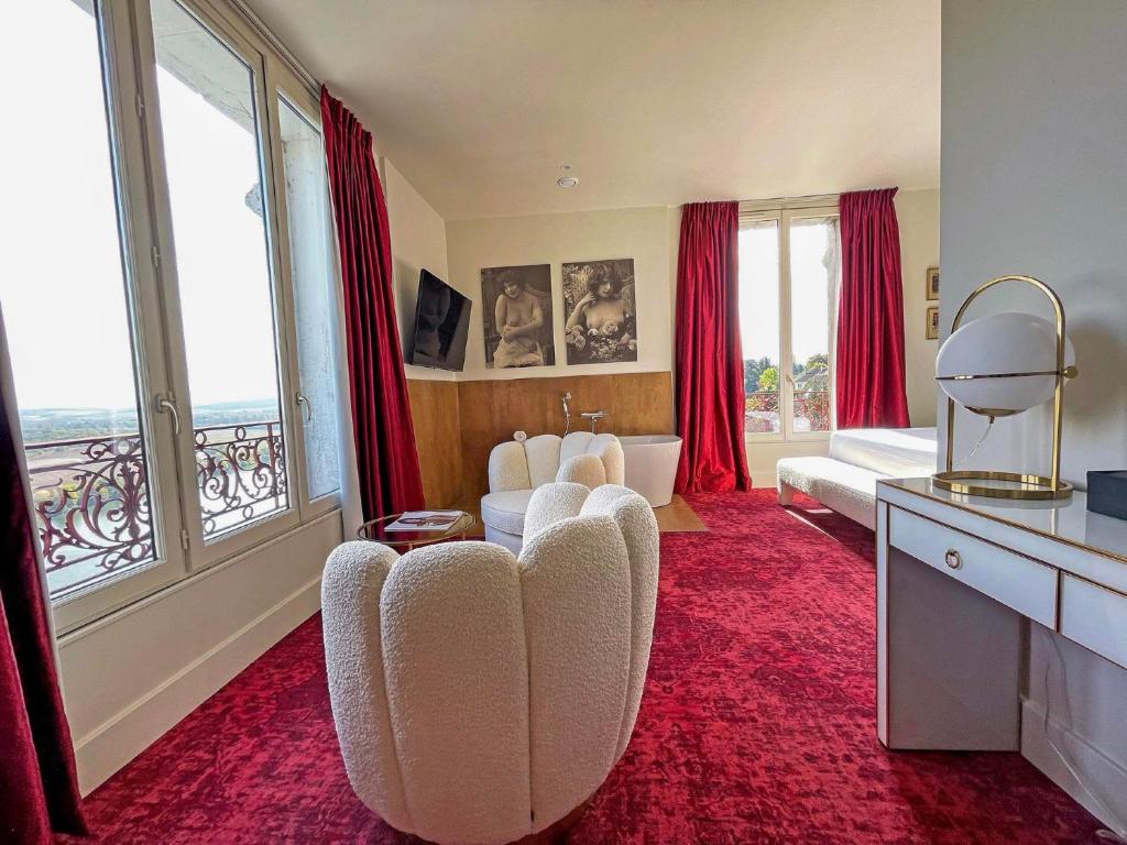 Domaine De La Corniche - Location and Accessibility