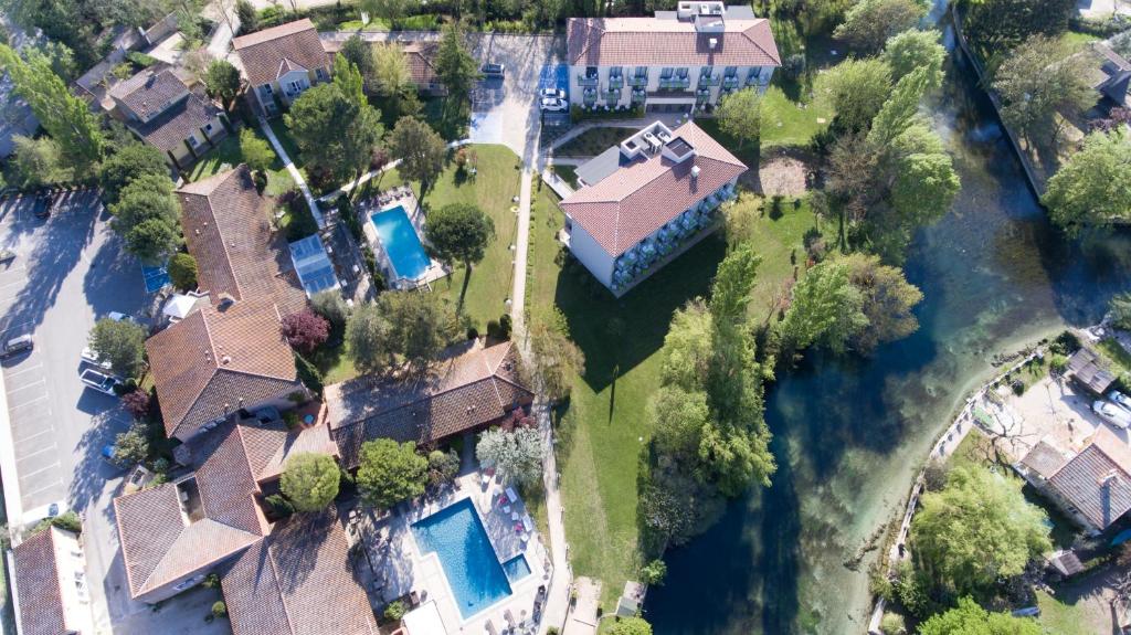 Domaine De La Petite Isle - Luberon - Location and Accessibility